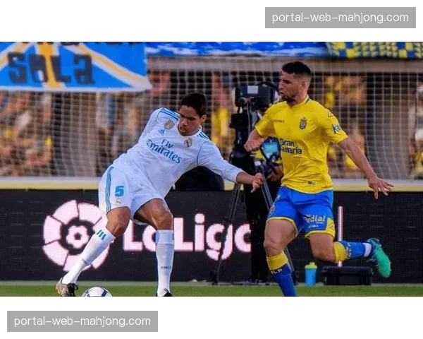 瓦伦西亚2-1绝杀比利亚雷亚尔,主场迎来三连胜 瓦伦西亚2-1绝杀比利亚雷亚尔,主场迎来三连胜